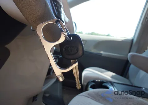 2012 Toyota Sienna Le 7 Passenger from USA, damaged, VIN 5TDJK3DC0CS035319